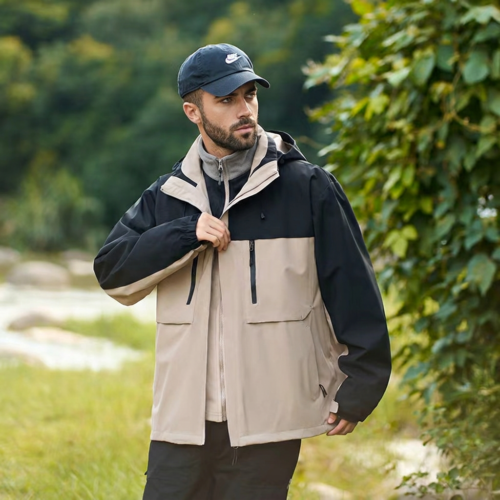Chaqueta con Capucha Cortavientos